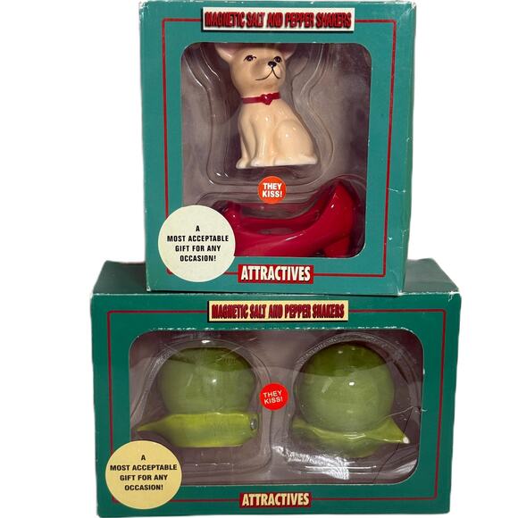 Lot 2 Attractives Magnetic Salt Pepper Shakers Chihuahua in Shoe - Peas in a Pod - Picture 2 of 11